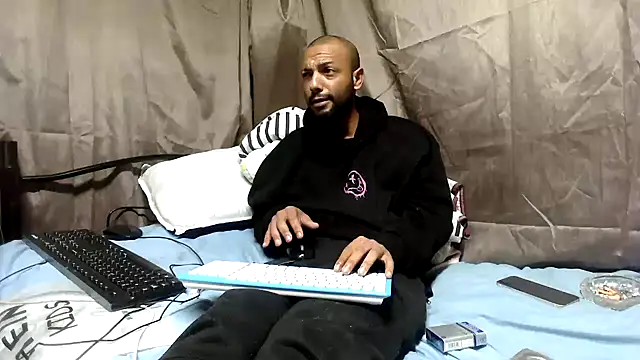 Camodick Adlı Modelin Canlı XXX Sohbeti