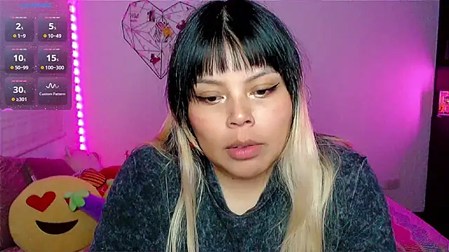 EllieMoonX's Webcam Show