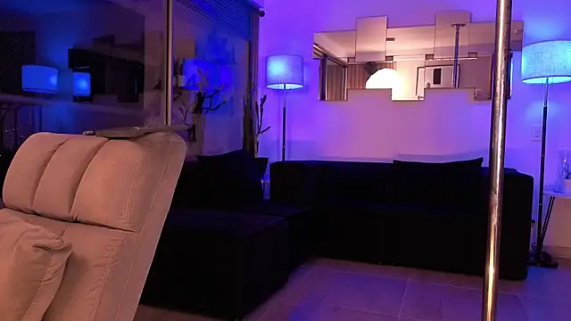 mandi4pole_のライブXXXチャット