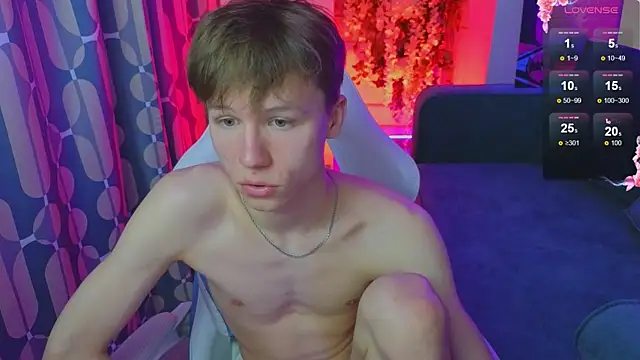 XXX chat uživo modela cuMte_boy