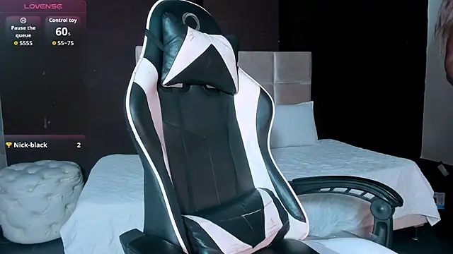 Astrid_leon's Live XXX Chat