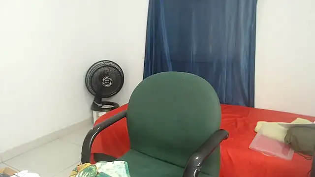 Chat +18 de latinalili9 ao vivo