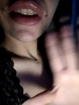 Mini_Muffin1's Live XXX Chat