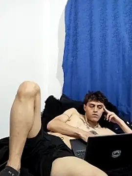 AoA-BoyStudent Webcam-Show