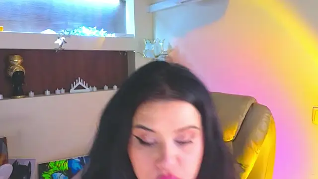 Malika_uAngel 即時 XXX 聊天