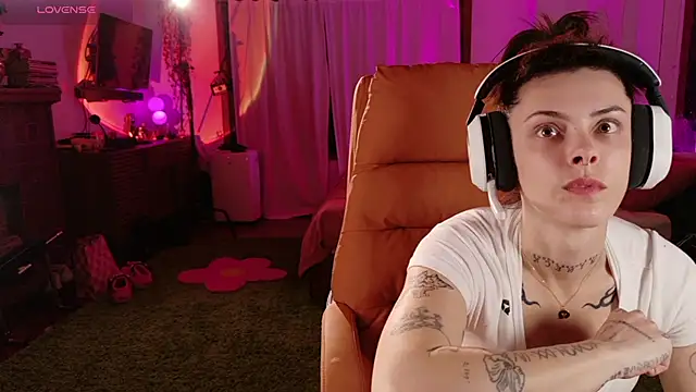 GennaJames ওয়েবক্যাম শো