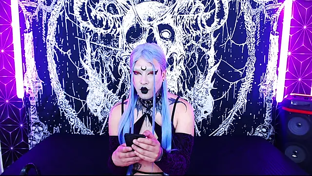 Show modela naomi_satan na web-kameri