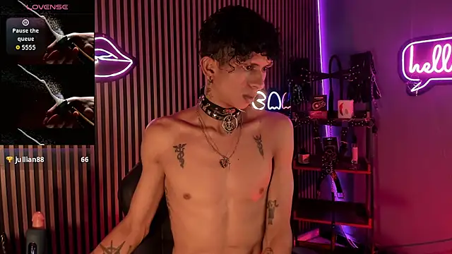 Maximoking26's Live XXX Chat