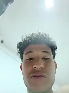 XXX chat uživo modela TwoMuchFun11