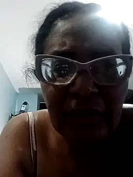 sexymomsn Chat XXX in diretta