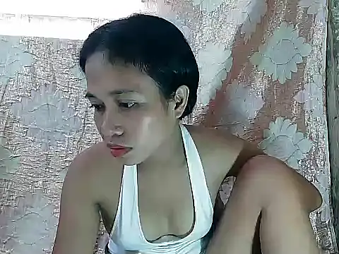 PinaySkinnyGirl élő XXX-chatje