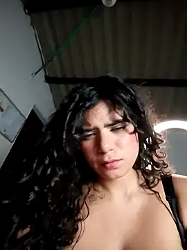 Chat +18 de Simone_Miller ao vivo