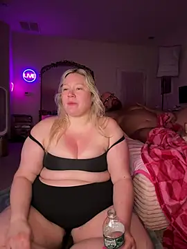 PiggyRose: вебкам-шоу