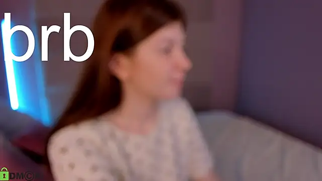 Nika_Jonson élő XXX-chatje