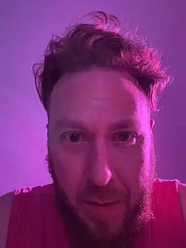 Pokazy przed kamerką – MrPurple999