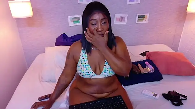 Chat XXX en directo de kiara_evanss