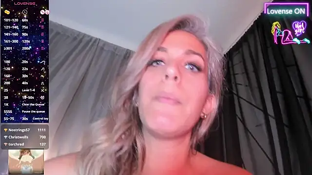 XXX chat uživo modela ateneamoon