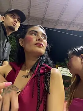 royalgirls_x 即時 XXX 聊天