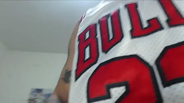 emiliano_hottt Show Webcam