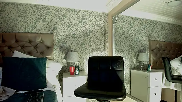 NoaahTylor Live XXX-Chat