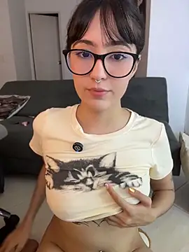 HinaSweet 即時 XXX 聊天