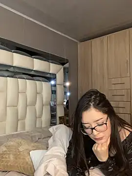 Chatroom XXX en direct de evelinsofia_