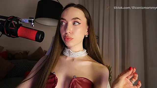 supreme_dominatrix's Live XXX Chat