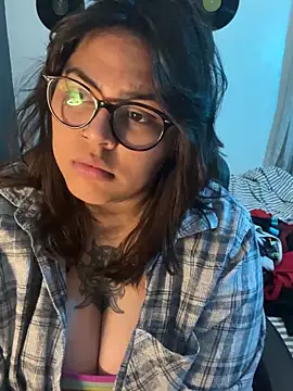 Pokazy przed kamerką – miacanela_xo