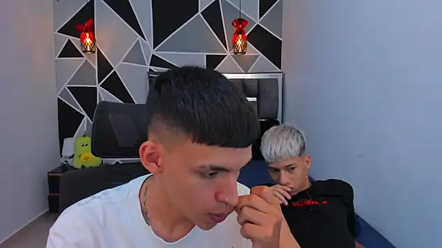 Juan_Nd_Steven's Webcam Show