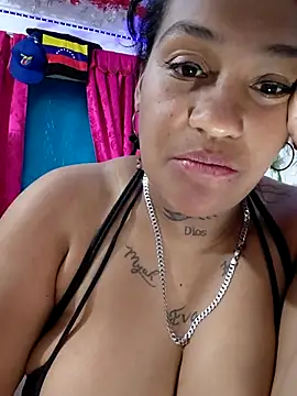 Chat +18 de Michelle_Brito1 ao vivo