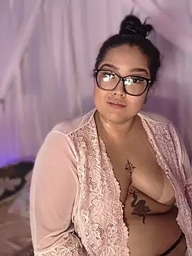 AdyanaRosiesのライブXXXチャット