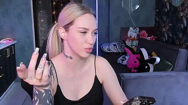 BlckmirrorrのライブXXXチャット