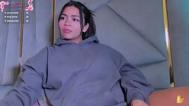 Chat XXX en directo de KimDevinne