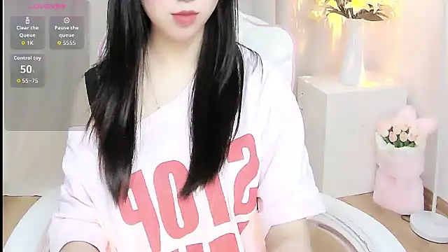 Sweet-Shuna élő XXX-chatje