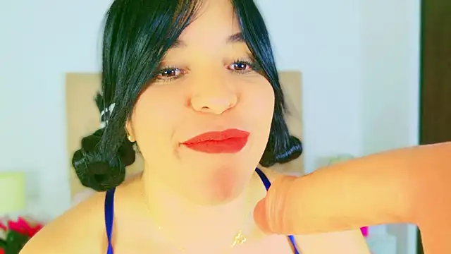 CharlootteEvans' Live XXX Chat