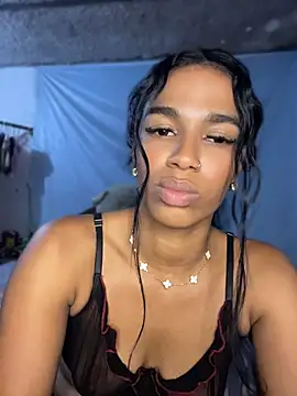 FlorSalvaje_ Adlı Modelin Canlı XXX Sohbeti