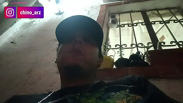 Pokazy przed kamerką – chino_roz