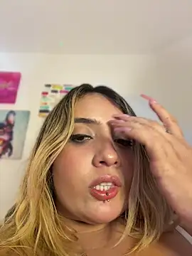 _Ninasanz Adlı Modelin Canlı XXX Sohbeti