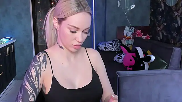 Blckmirrorr: онлайн-секс-чат