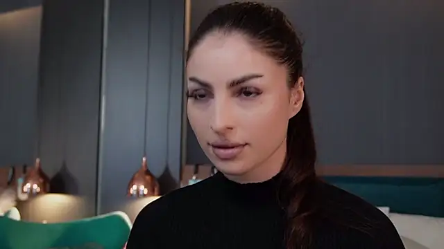 دردشة EmilyTrix الجنسية المباشرة