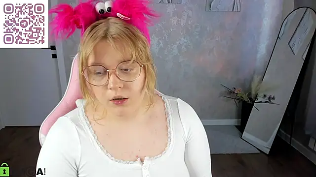 luna_c0ra's Live XXX Chat