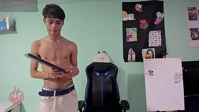 TYLERhHOT2005 Adlı Modelin Web Kamerası Şovu