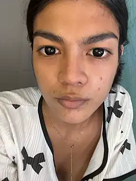 AveryMwore Webcam-Show