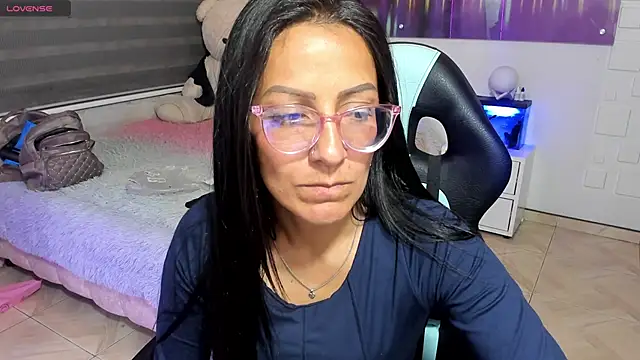 alma_blue Adlı Modelin Canlı XXX Sohbeti