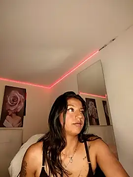 SamathaMay Adlı Modelin Canlı XXX Sohbeti