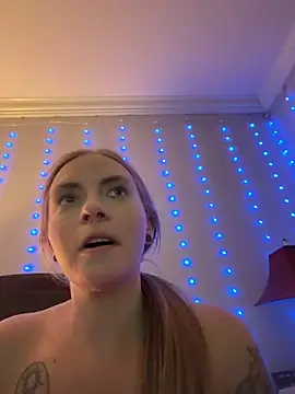 LuvLaceyXXO Adlı Modelin Web Kamerası Şovu