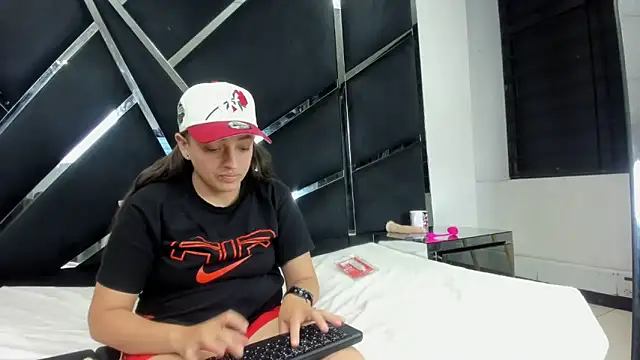 Alyssa_Noah: διαδικτυακό σόου στην κάμερα