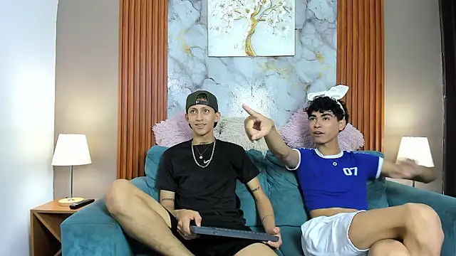 BOYS_PLAY Adlı Modelin Canlı XXX Sohbeti