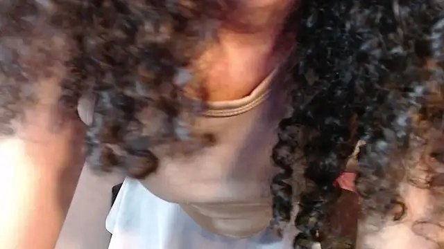 Chat XXX en directo de Little18Doll