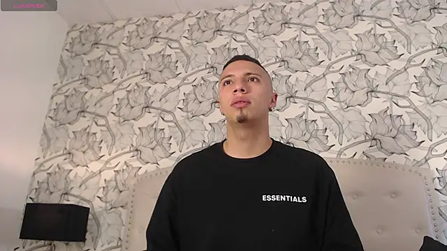 Luna_Noire1's Webcam Show